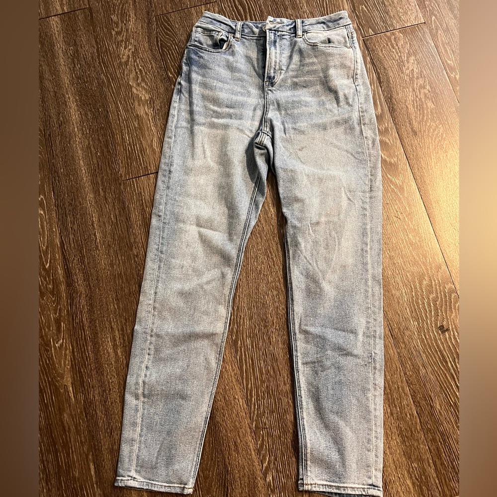 American Eagle Outfitters Curvy Mom Jeans